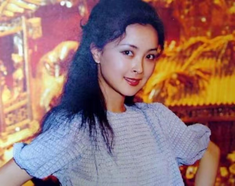 最美杨贵妃周洁：死前苦求刘晓庆，27万美元包机回国仅3天去世